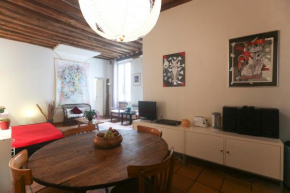  Large Architect flat 65m2  Париж